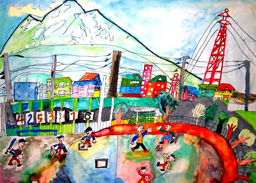 広い校庭と大きい岩木山