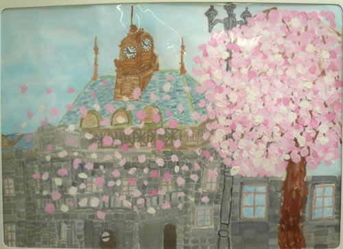 文翔館をつつみこむ桜
