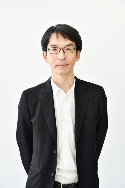 学芸員さんの顔写真