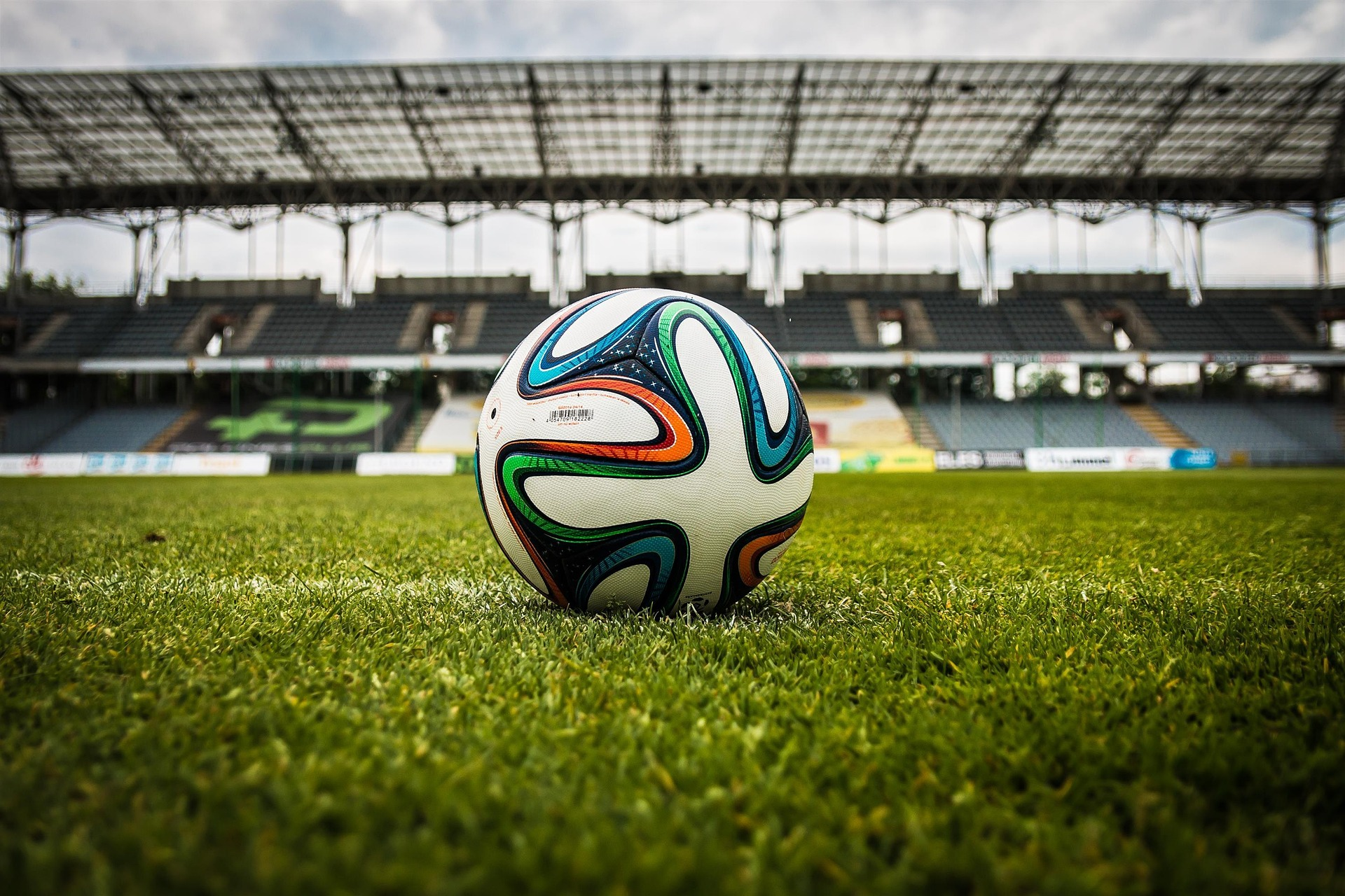 サッカースタジアムとボール